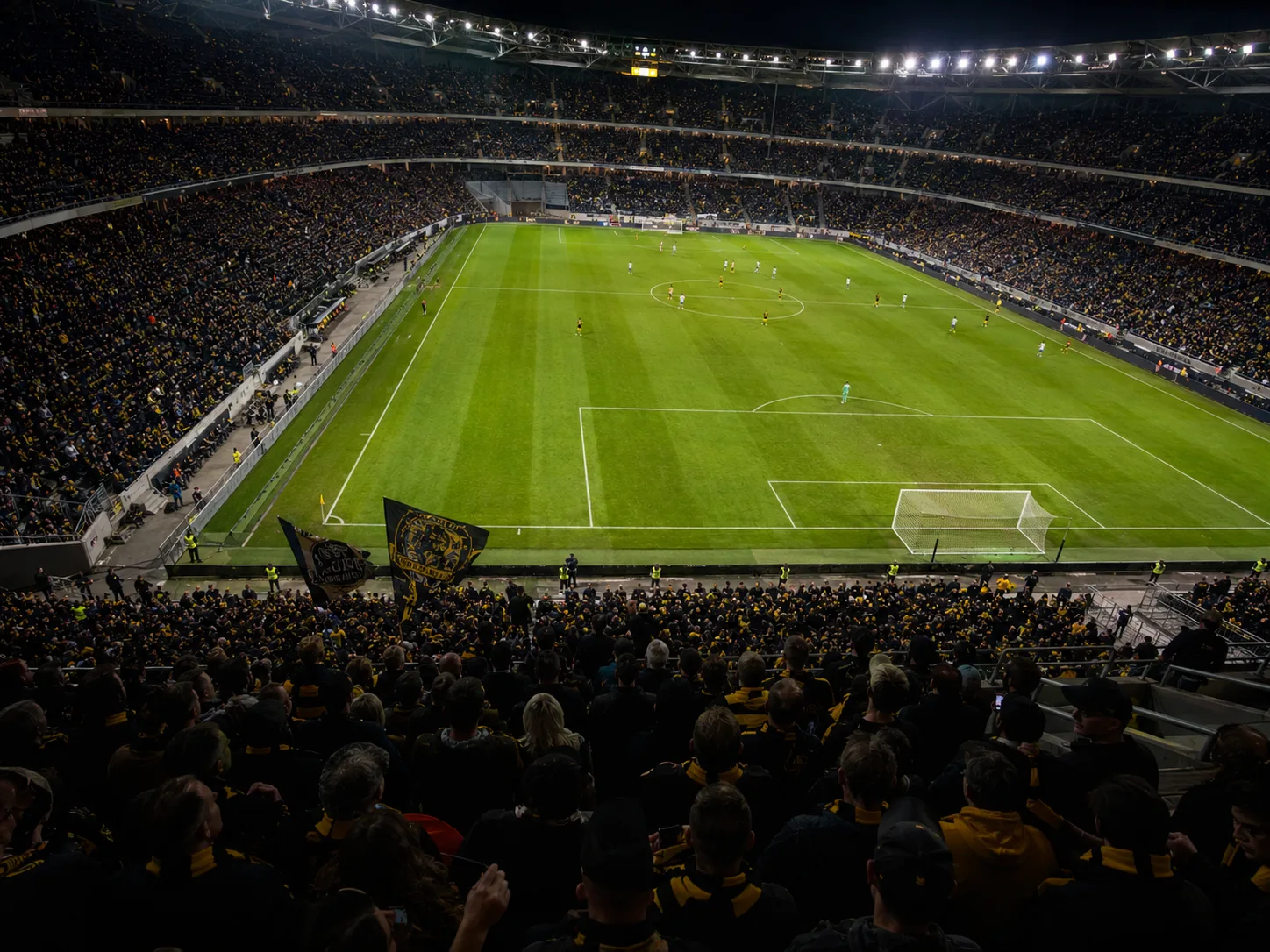 Fullsatt fotbollsarena under en allsvensk match